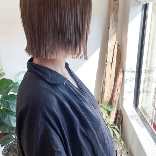 画像3719：パッツンワンレングスボブ 大人シャープボブ