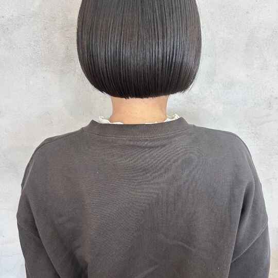 画像3736：【髪質改善】で広がりを抑えた丸みシンプルなシャープボブ/ワンレングスボブ/ミニボブ