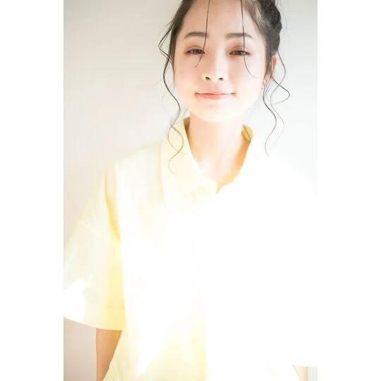 画像3944：エアリー ゆるかわ 巻き髪お団子アップスタイル