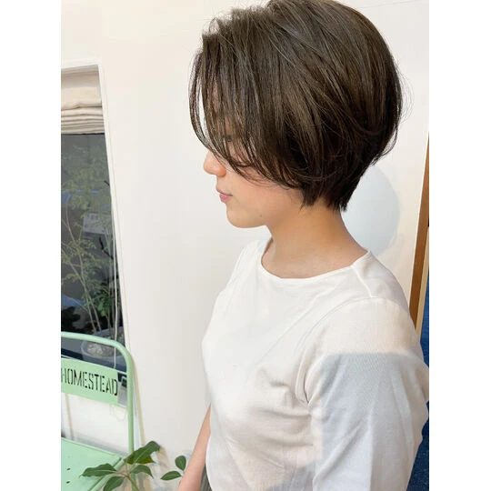 画像4101：丸顔でも似合うショートボブ/20代30代に大人気の大人の上品かきあげショートボブ