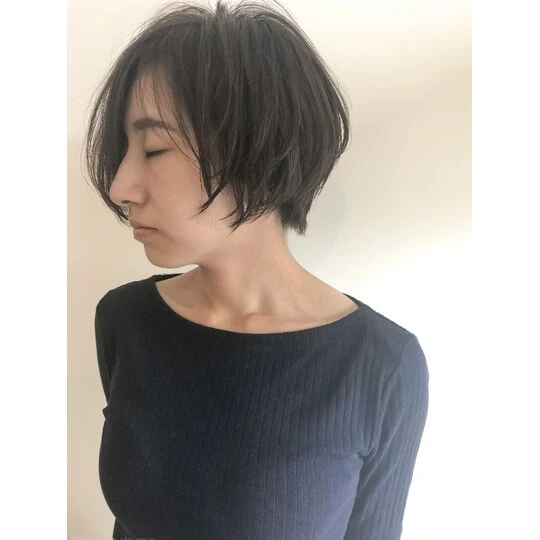 画像4166：豊橋で人気｜失敗しない大人クールなショートボブ｜襟足が浮く人向け大人ショートカット｜豊橋