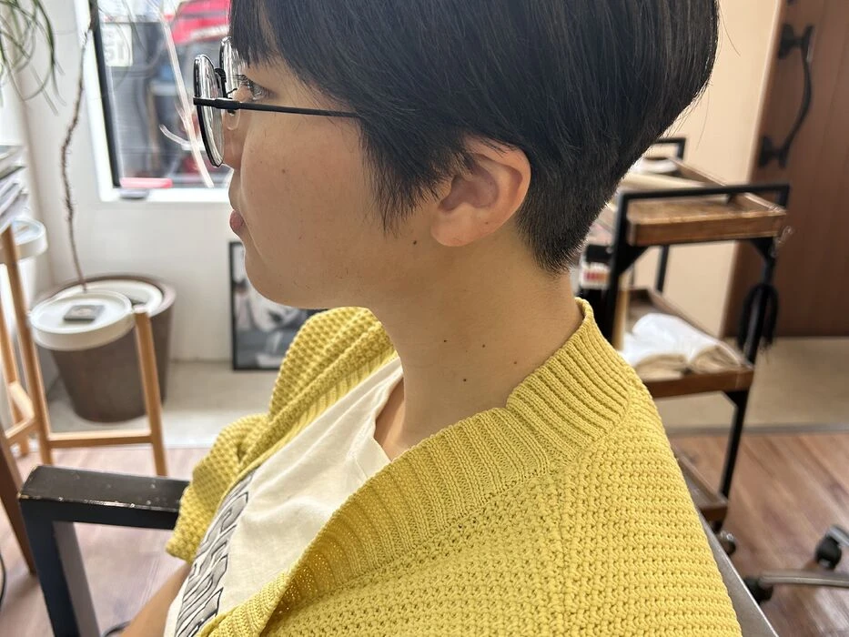 画像4406：シルバーショート｜ハンサムショートハンサムショート|刈上げショート｜シルバーアッシュ｜グレーアッシュ｜