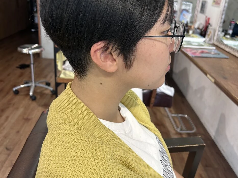 画像4407：シルバーショート｜ハンサムショートハンサムショート|刈上げショート｜シルバーアッシュ｜グレーアッシュ｜