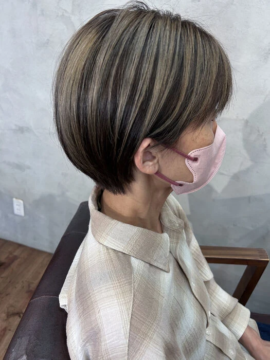 画像4506：シルバーショート｜ハンサムショートハンサムショート|刈上げショート｜シルバーアッシュ｜グレーアッシュ｜