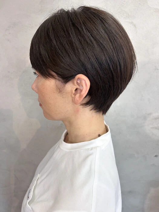画像4563：シルバーショート｜ハンサムショートハンサムショート|刈上げショート｜シルバーアッシュ｜グレーアッシュ｜