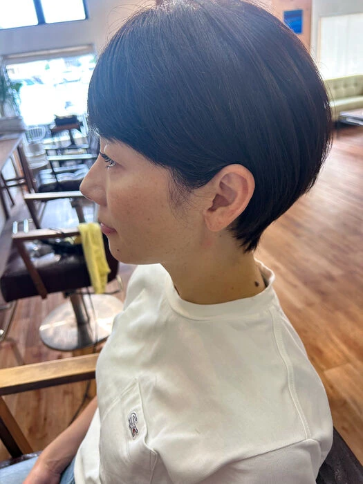 画像4565：シルバーショート｜ハンサムショートハンサムショート|刈上げショート｜シルバーアッシュ｜グレーアッシュ｜