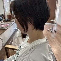画像4601：シルバーショート｜ハンサムショートハンサムショート|刈上げショート｜シルバーアッシュ｜グレーアッシュ｜