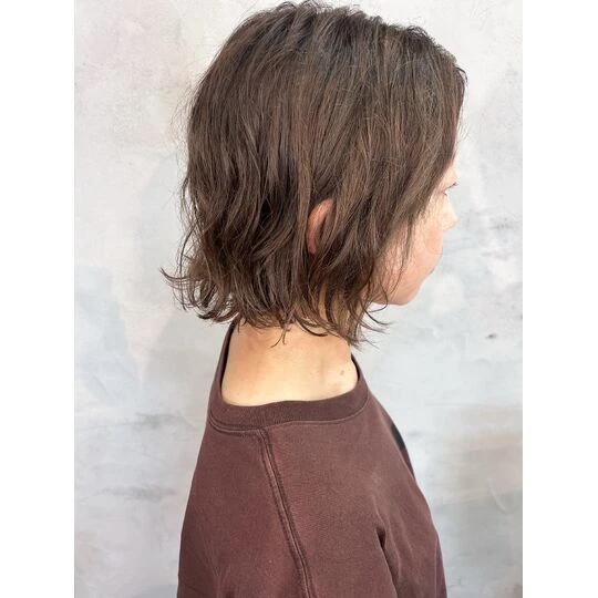 画像4631：白髪ぼかしのダブルカラー｜癖毛を最大限に活かしたワンレングスボブ｜lien.hair rhyme