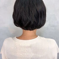 画像4704：ハンサムショート|刈上げショート｜シルバーアッシュ｜グレーアッシュ｜