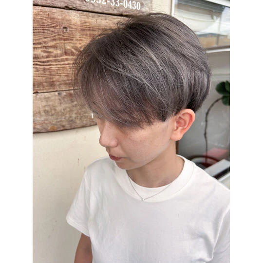 画像5111：シルバーショート｜ハンサムショートハンサムショート|刈上げショート｜シルバーアッシュ｜グレーアッシュ｜