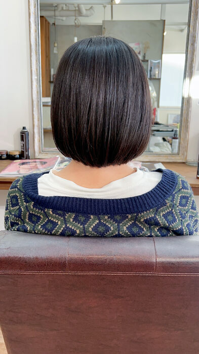画像5272：シャープなワンレングスボブ｜お手入れ要らずなワンレングスボブ